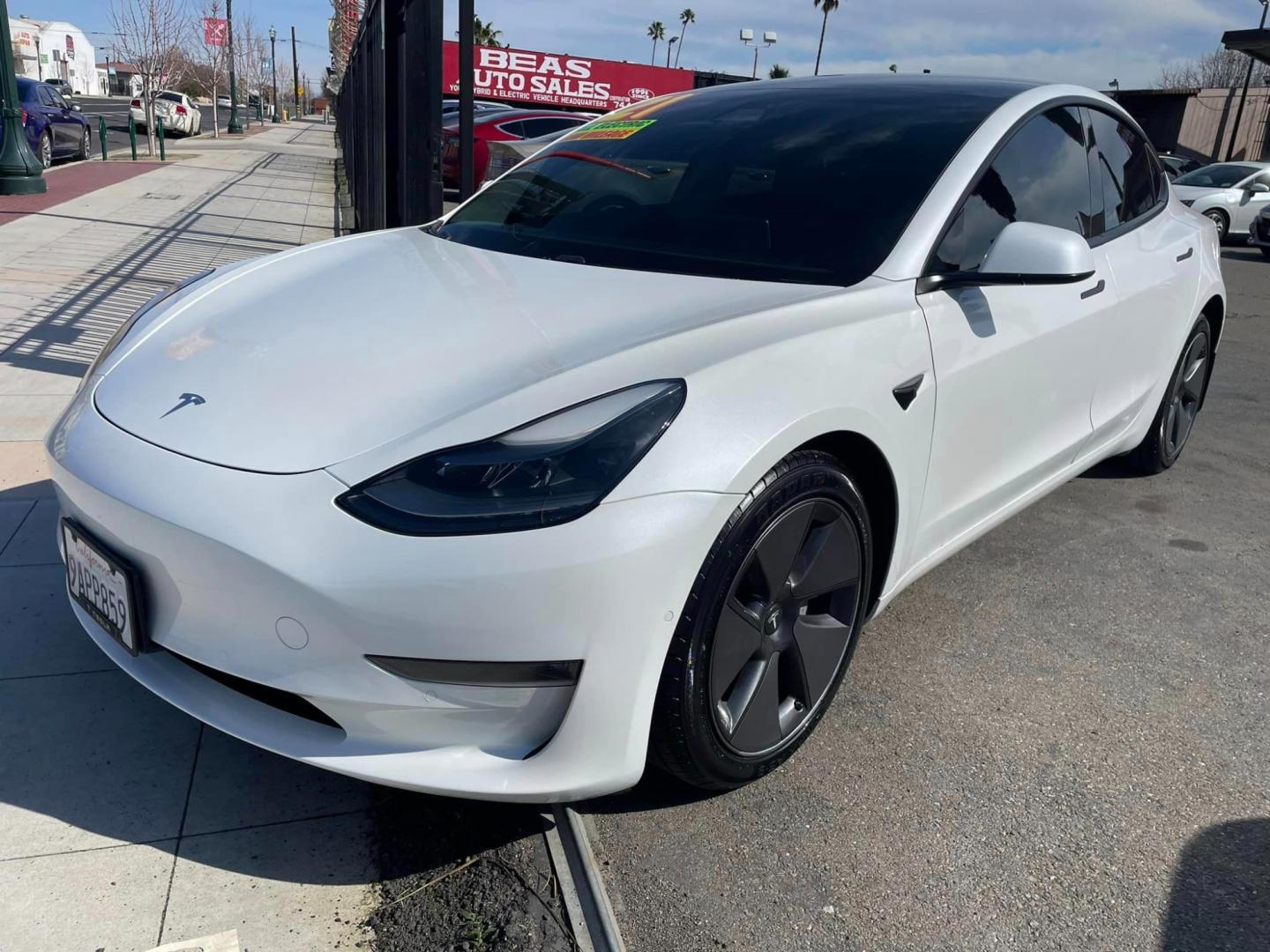 2021 WHITE /BLACK Tesla Model 3 Long Range (5YJ3E1EB8MF) with an ELECTRIC engine, 1A transmission, located at 744 E Miner Ave, Stockton, CA, 95202, (209) 944-5770, 37.956863, -121.282082 - PLUS TAXES AND FEES- Photo#3